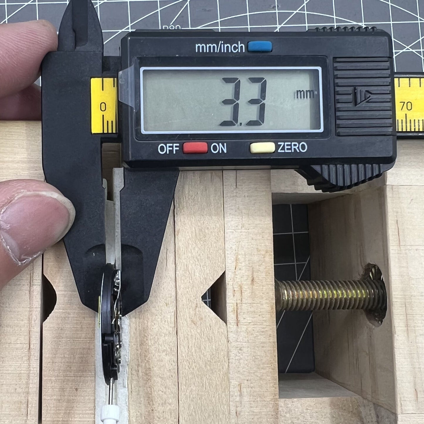 ISA317 Uhr Quarzwerk 3 Zeiger Doppelkalender