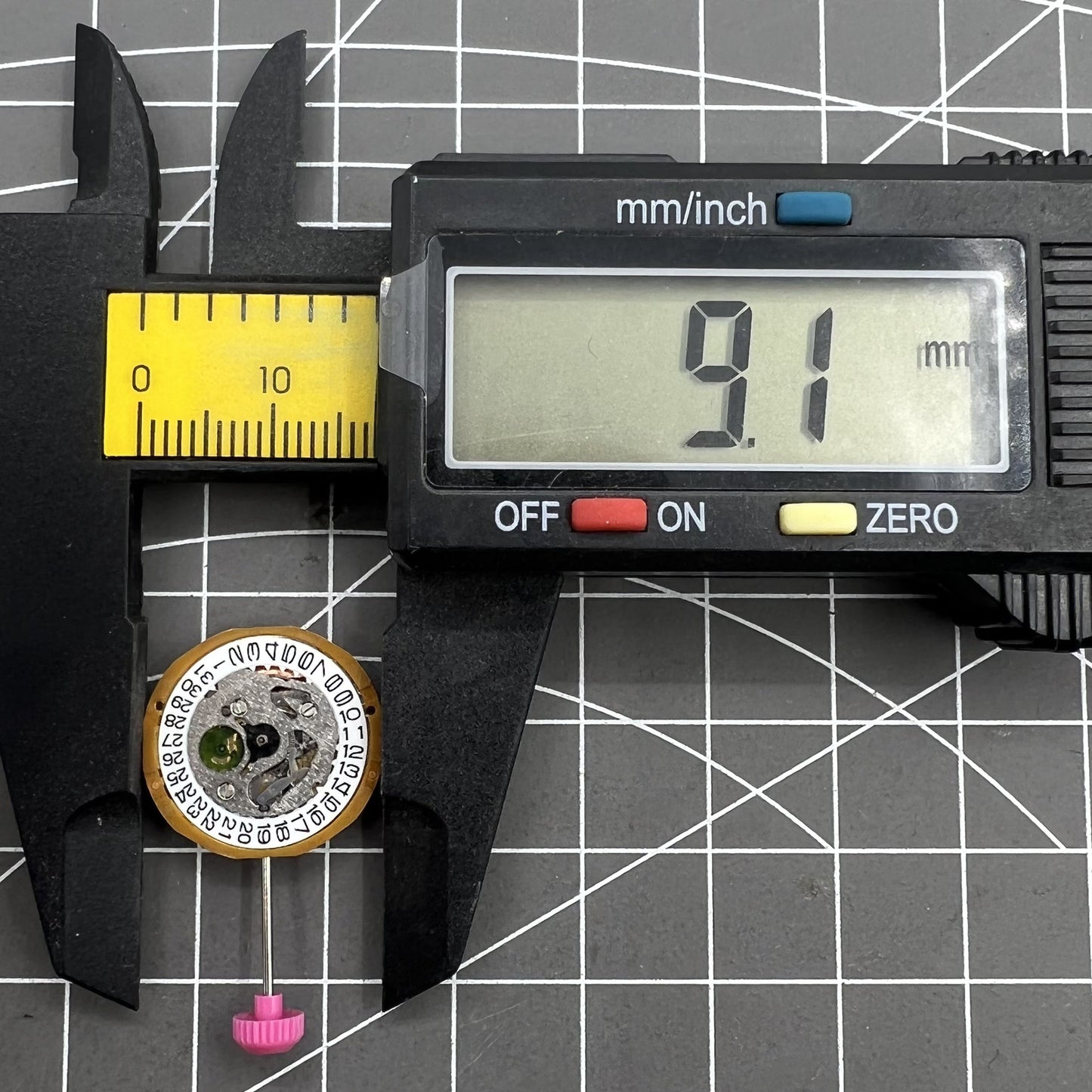 Miyota 9T13 Date at 3 Quartz Movement