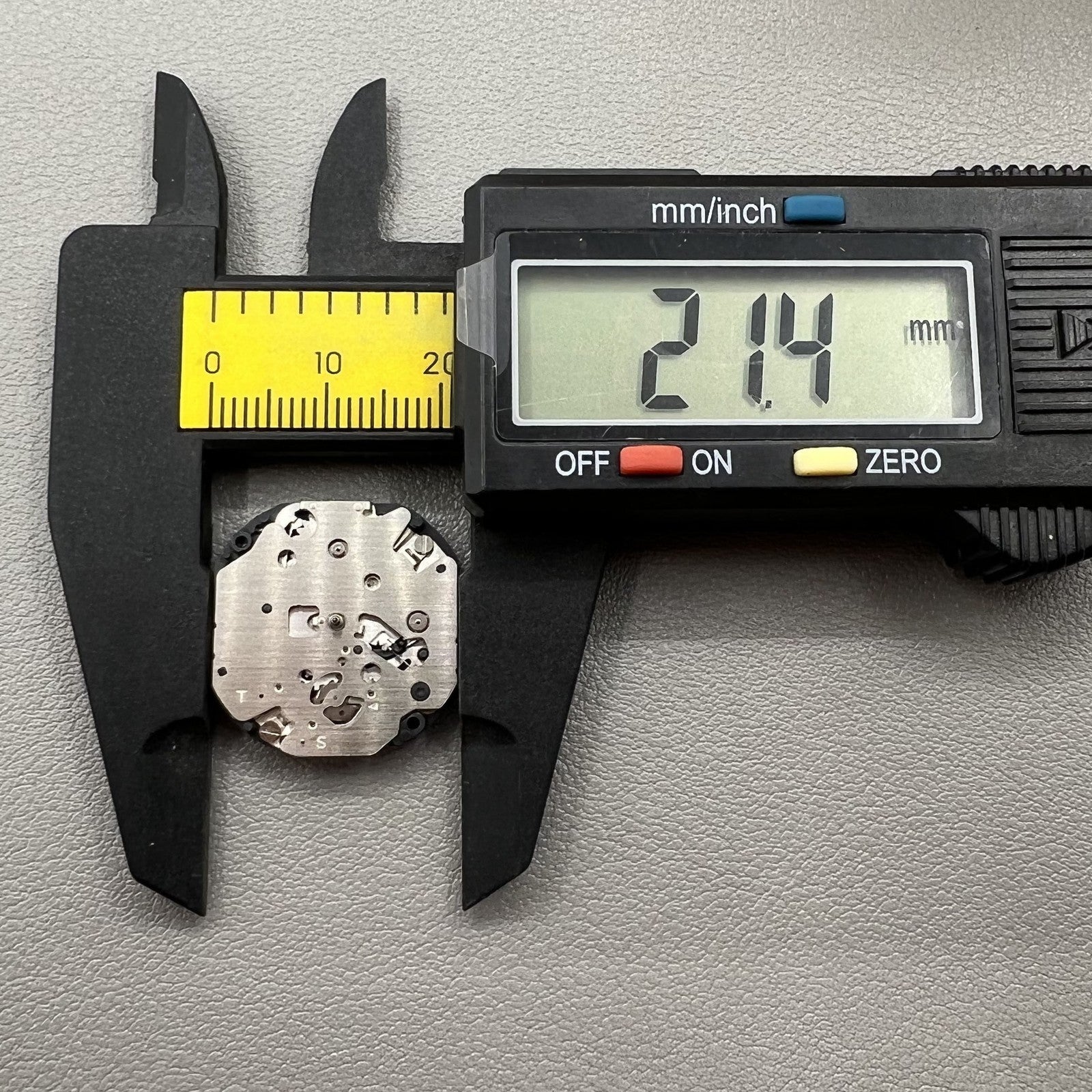 Japan Hattori Epson VX3SE quartz watch movement, precision timekeeping for watch accessories