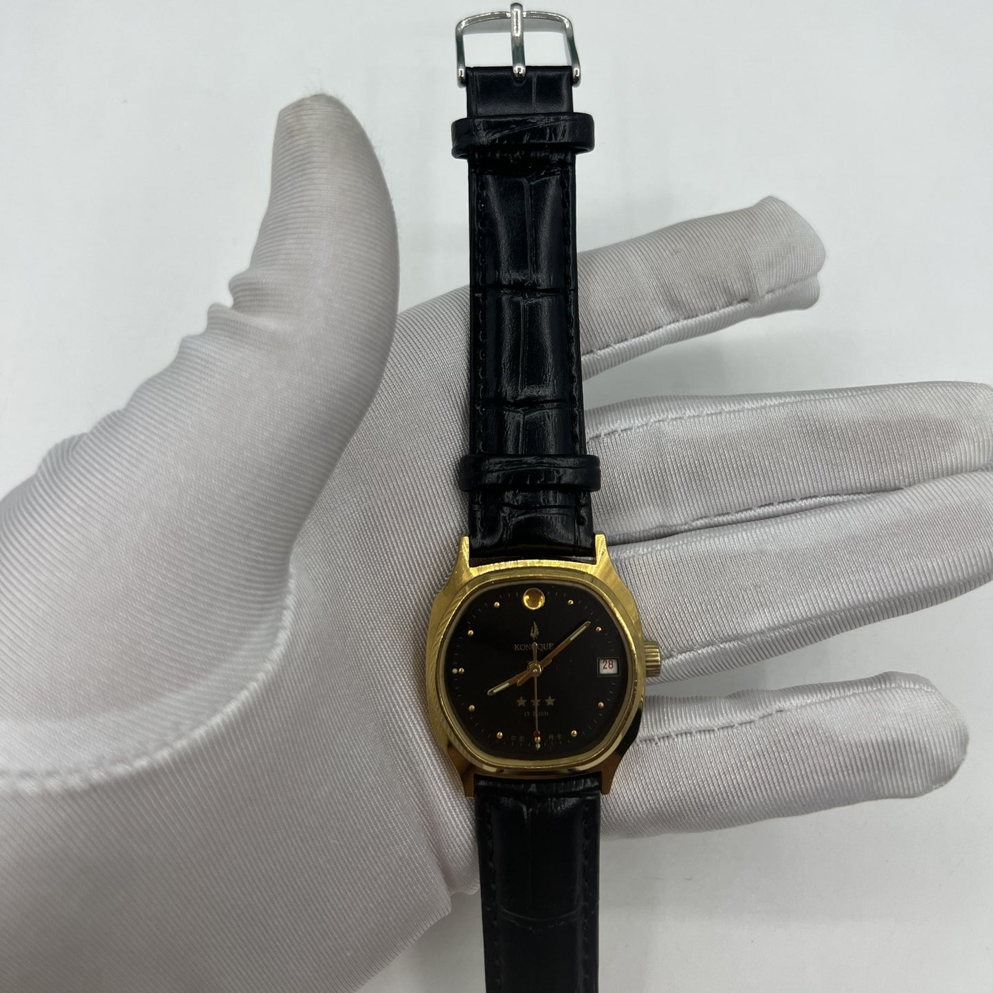 33mm Chunlan China steel manual watch with 17 jewels, silver dial, and matching watch band.