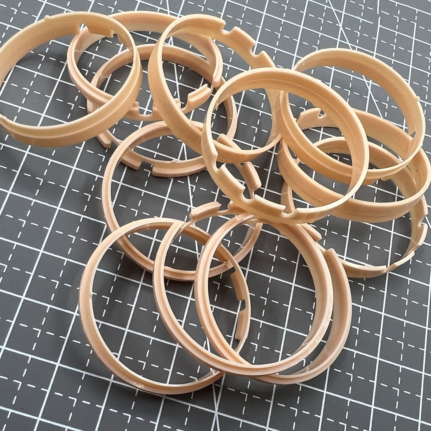 12 STÜCK 2 Ligne Größen Uhrwerkgehäuse Abstandshalter Gehäuseringhalter #AC-676-13.5