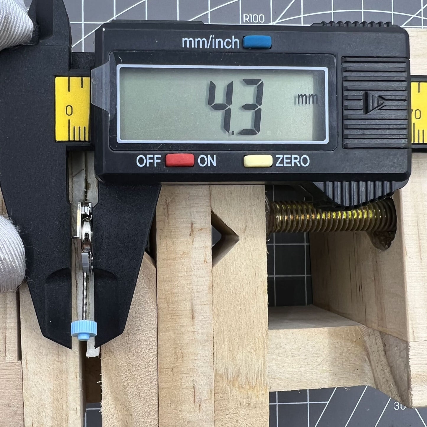 Swiss Ronda 763 quartz watch movement with high canon pinion for precise timekeeping by Ronda.