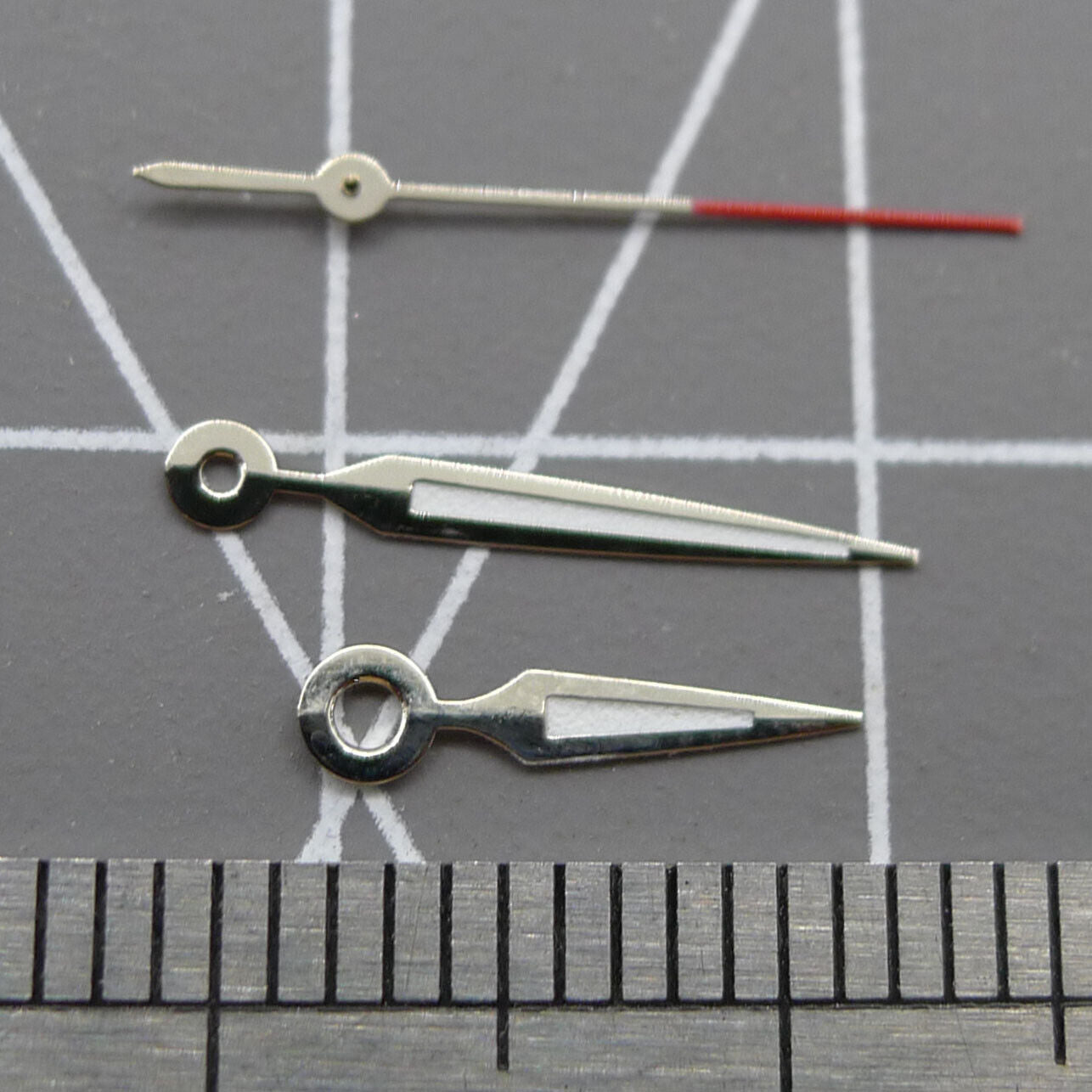 Luminous arrow-shaped watch hands, compatible with Miyota 2035, improve nighttime readability.