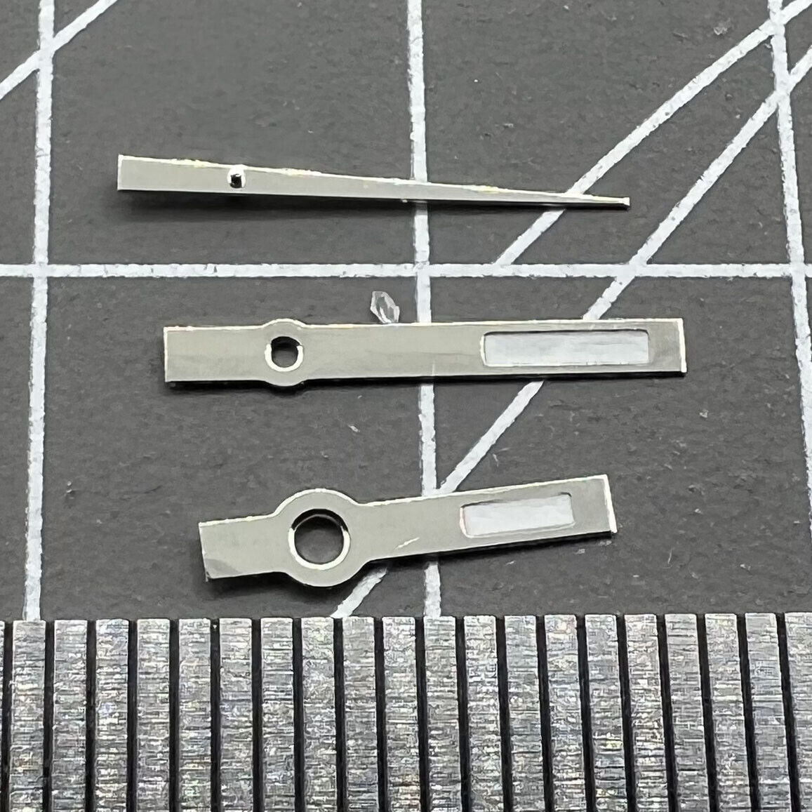 Green lume square tip watch hands, 10.5mm, compatible with Hattori Epson PC32 quartz movement for accurate timing.