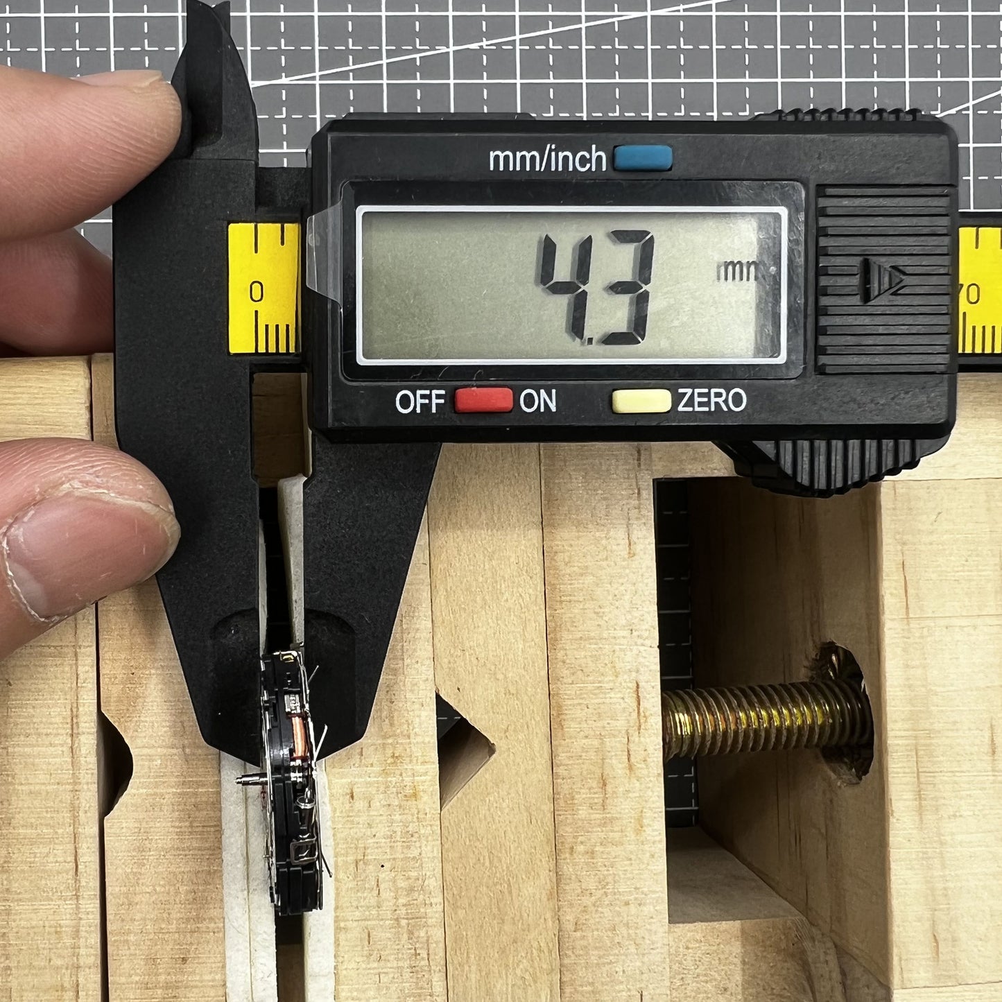 Hattori Uhrwerk Quarzmodell Epson YM9G YM9GA