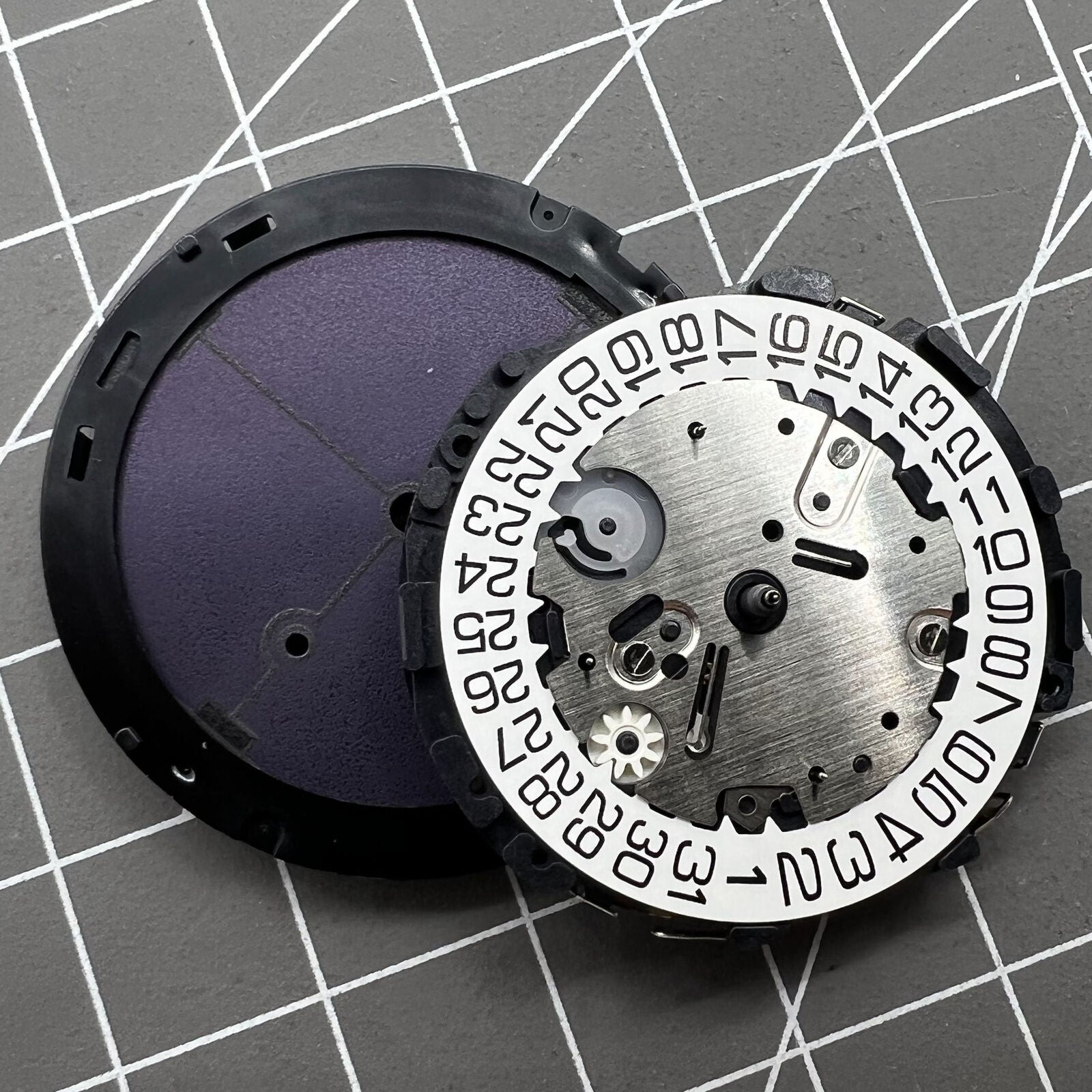 Hattori Epson VR42A solar-powered quartz watch movement for reliable timekeeping in accessories.