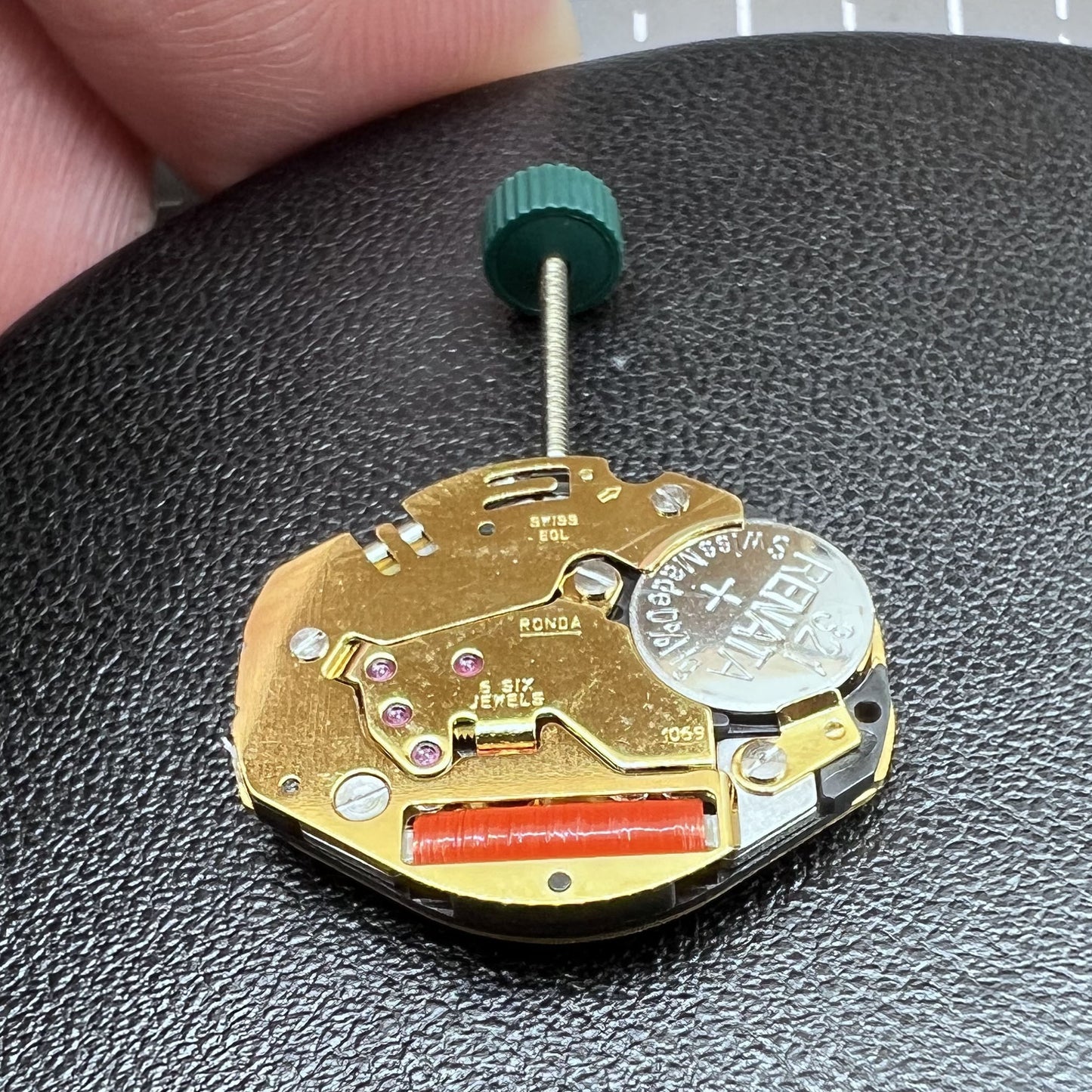 Quarzwerk Swiss Ronda 1069 goldbeschichtet, langlebiges Uhrwerk Ersatzteil f�r pr�zise Zeitmessung