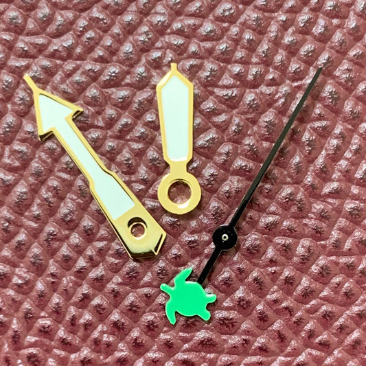 Green luminous hands set designed for NH35/NH36/4R36 Turtle/Fish movements, enhancing watch readability.