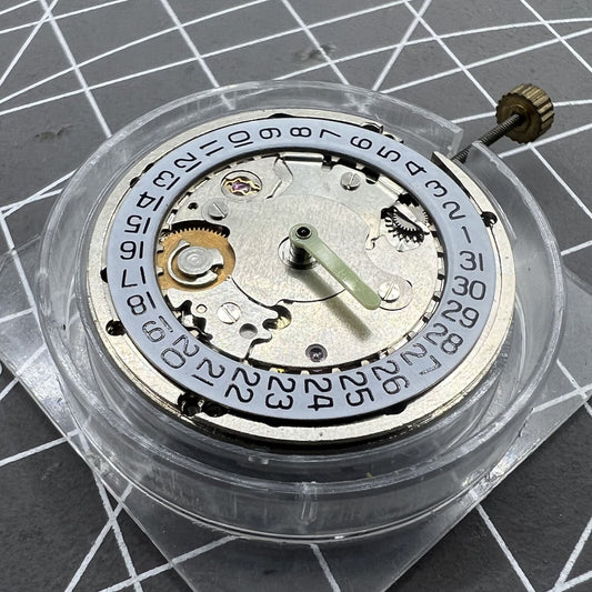 Old Shanghai 25.6mm manual mechanical watch movement for men's watch repair and practice.