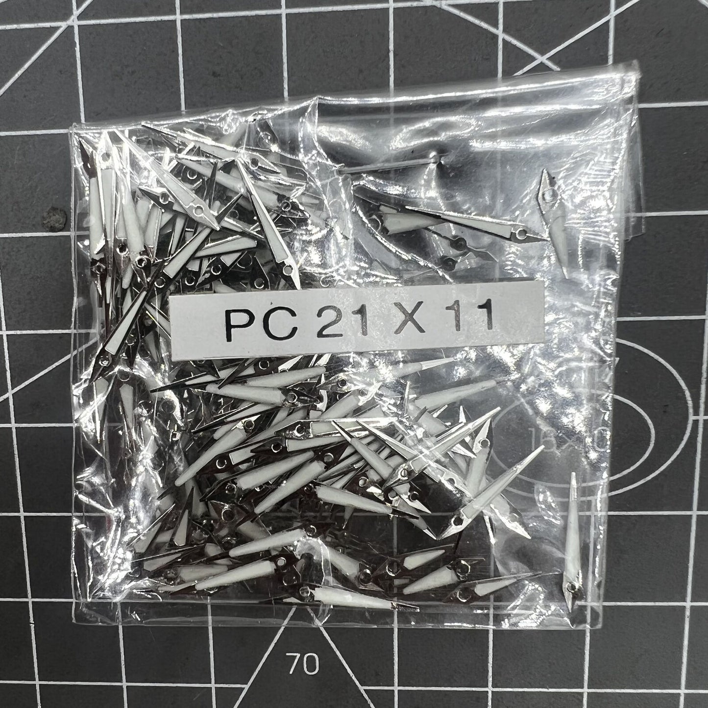 Lot de 100 aiguilles lumineuses vertes de 11 mm pour montre à quartz Hattori Epson PC21