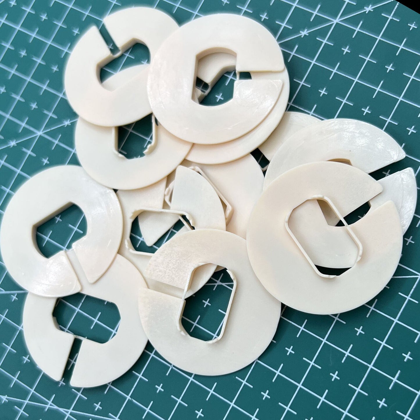 #T-676-SIZE 3.75 12 STÜCK 2 Ligne Größen Uhrwerkgehäuse Abstandshalter Gehäuseringhalter