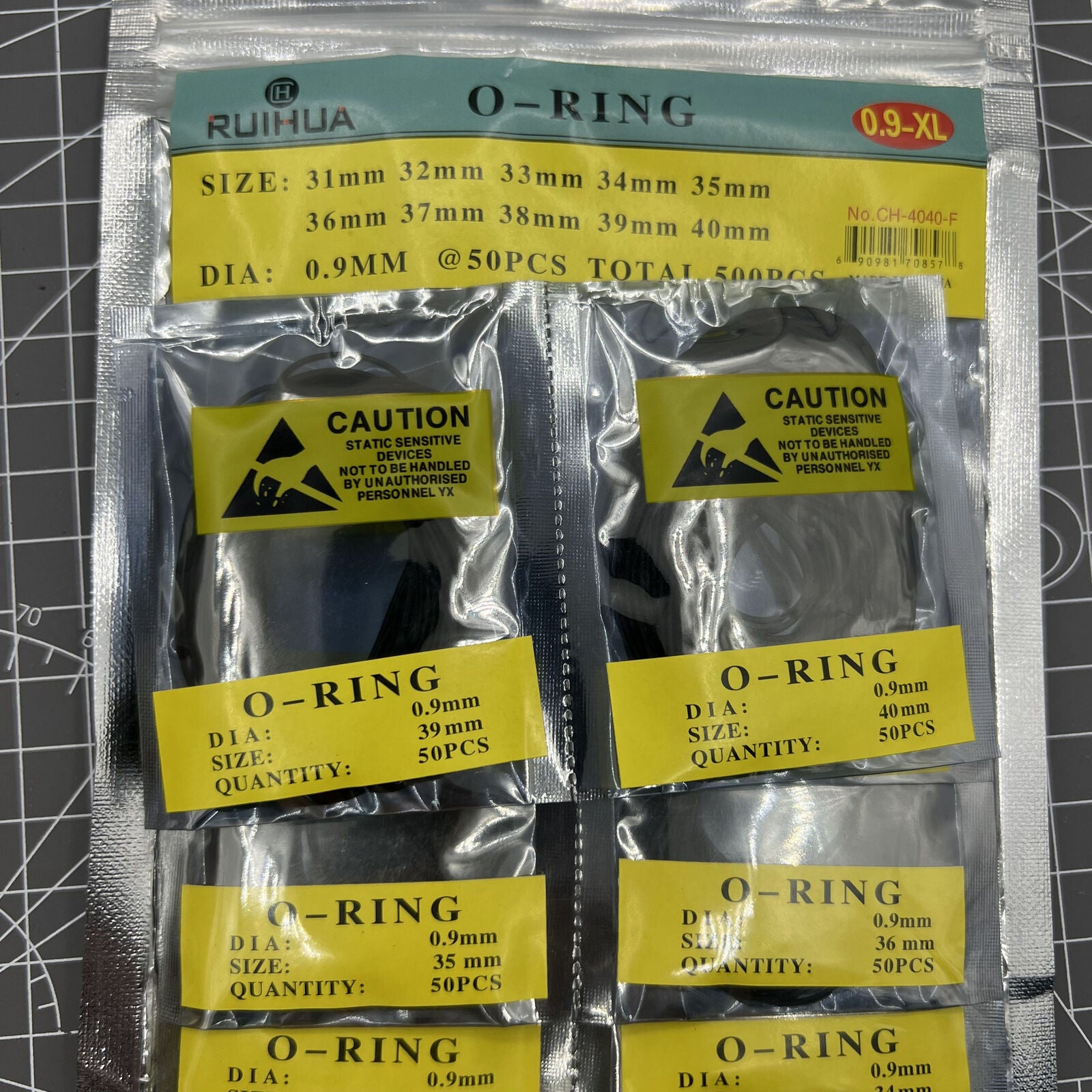 1. Assorted pack of 950 silicone watch gaskets O-rings for durable case sealing.