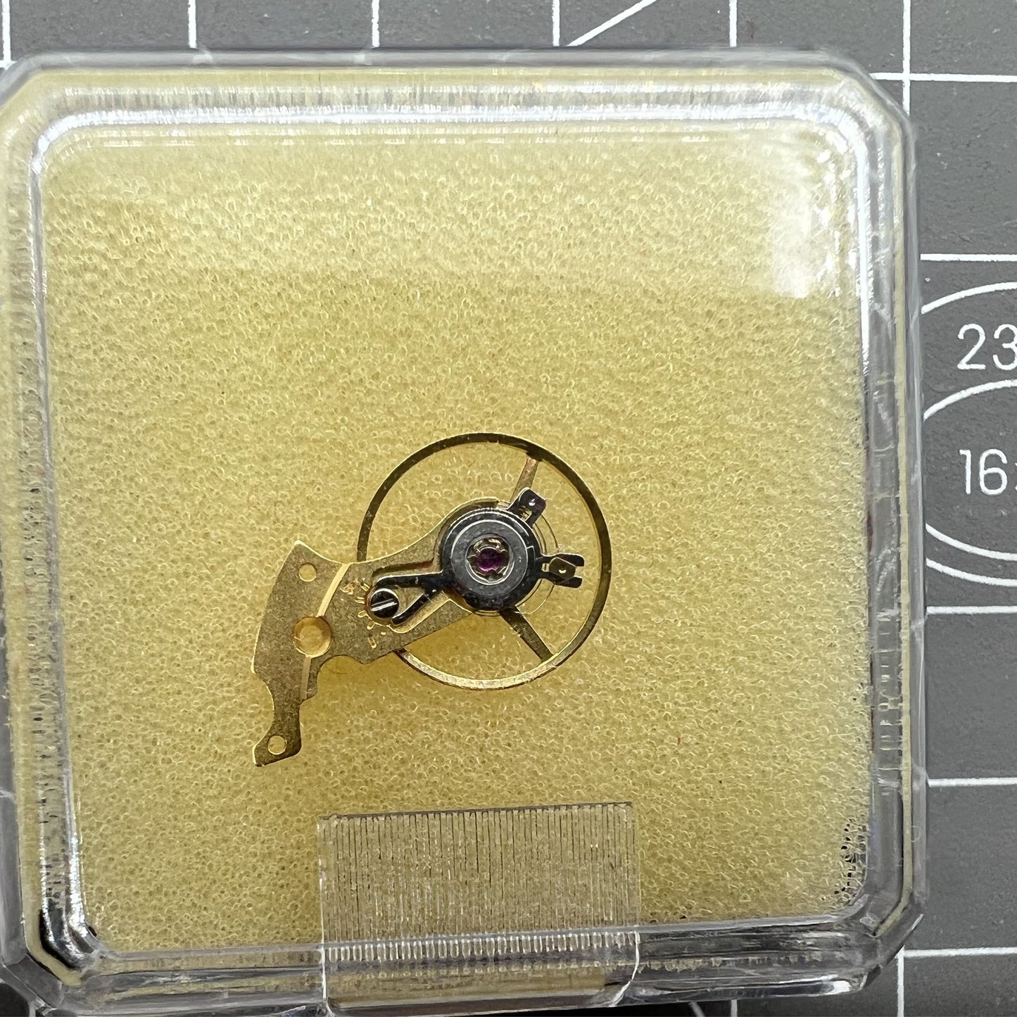 Balancier de montre doré avec attelle pour mouvement SW200 SW220 SW240