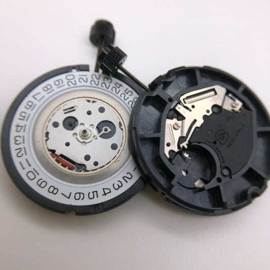 Swiss-made ETA 805.112 quartz watch movement with 3 hands and date at 3/6 for precise timekeeping.