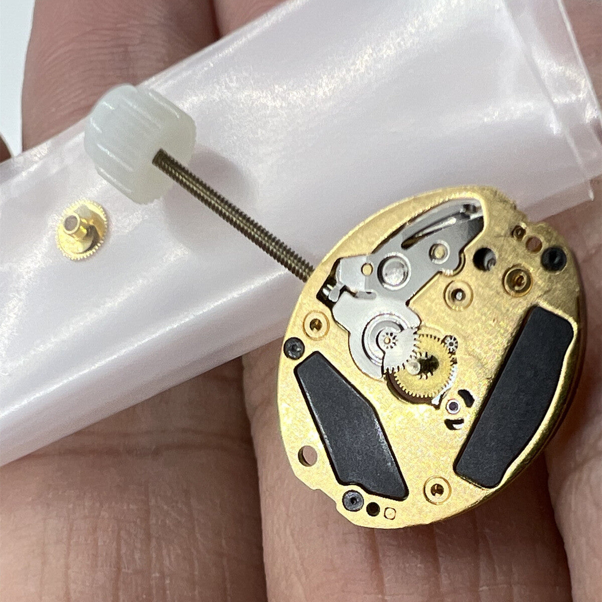 ETA 901.001 quartz watch movement with 2 hands, precise timekeeping for professional watch repairs.