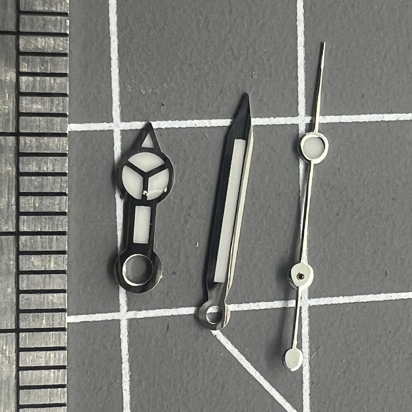 Green luminescent silver-trimmed 12.5mm watch hands for Miyota NH35/NH36/NH38 movements.
