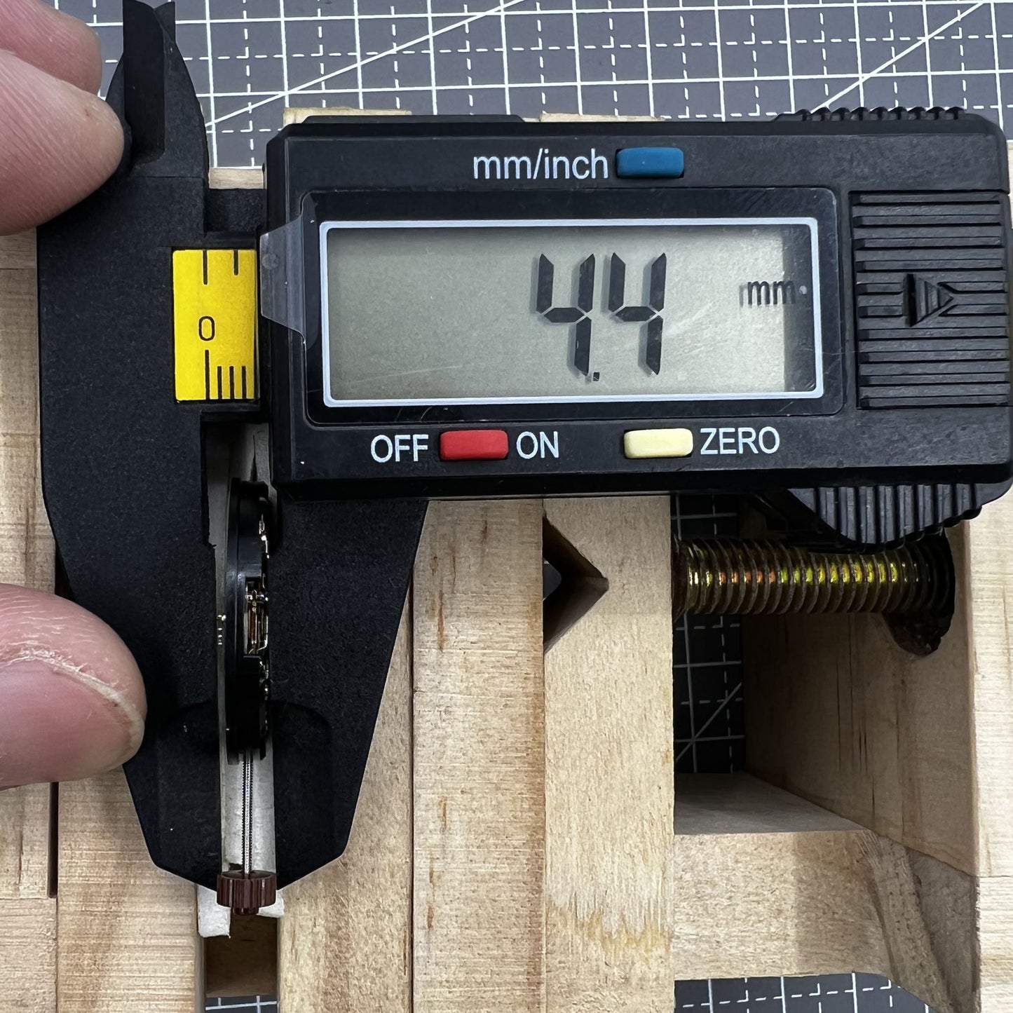 Ronda 505 Date At 6 Quartz Watch Movement