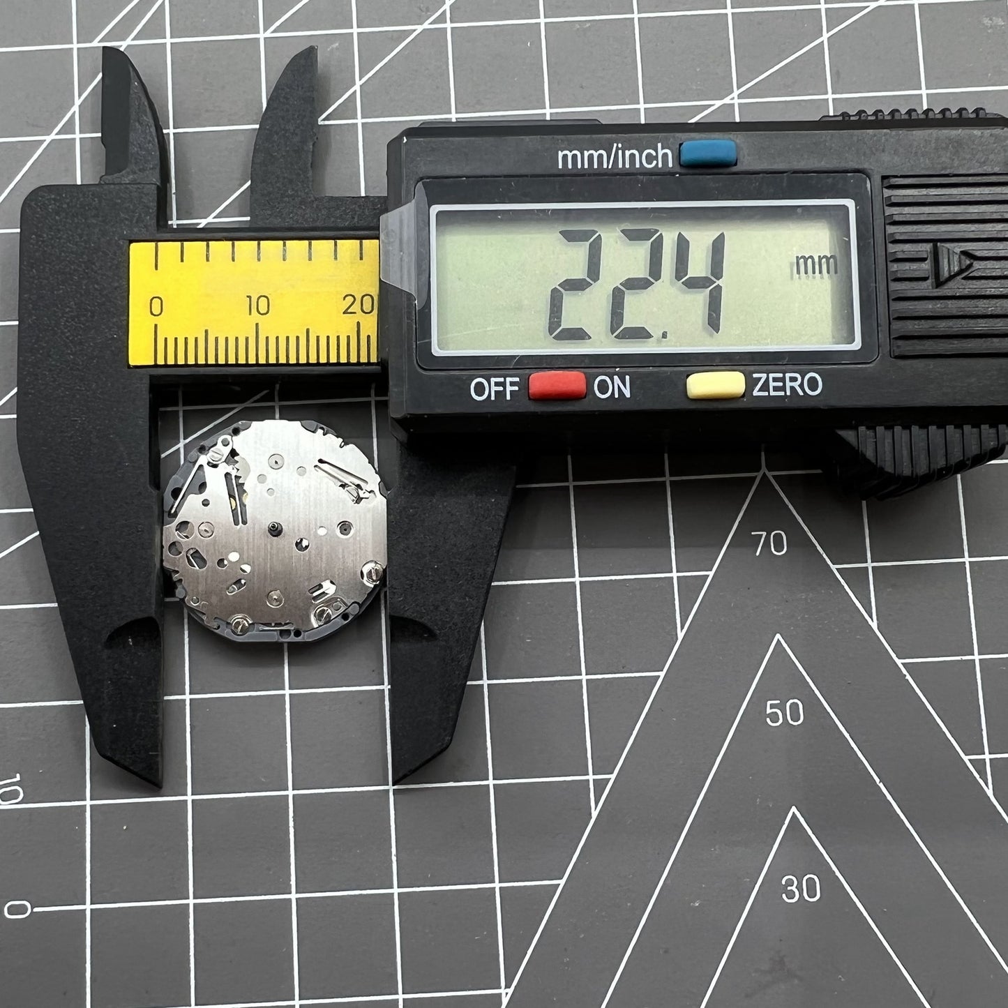 Hattori Epson TMI VH67 quartz watch movement, Japan-made precision mechanism for watch accessory replacement.