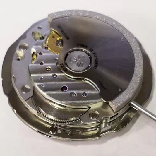 Miyota 9122 automatic watch movement with 5 hands and date at 6, Japan made precision.