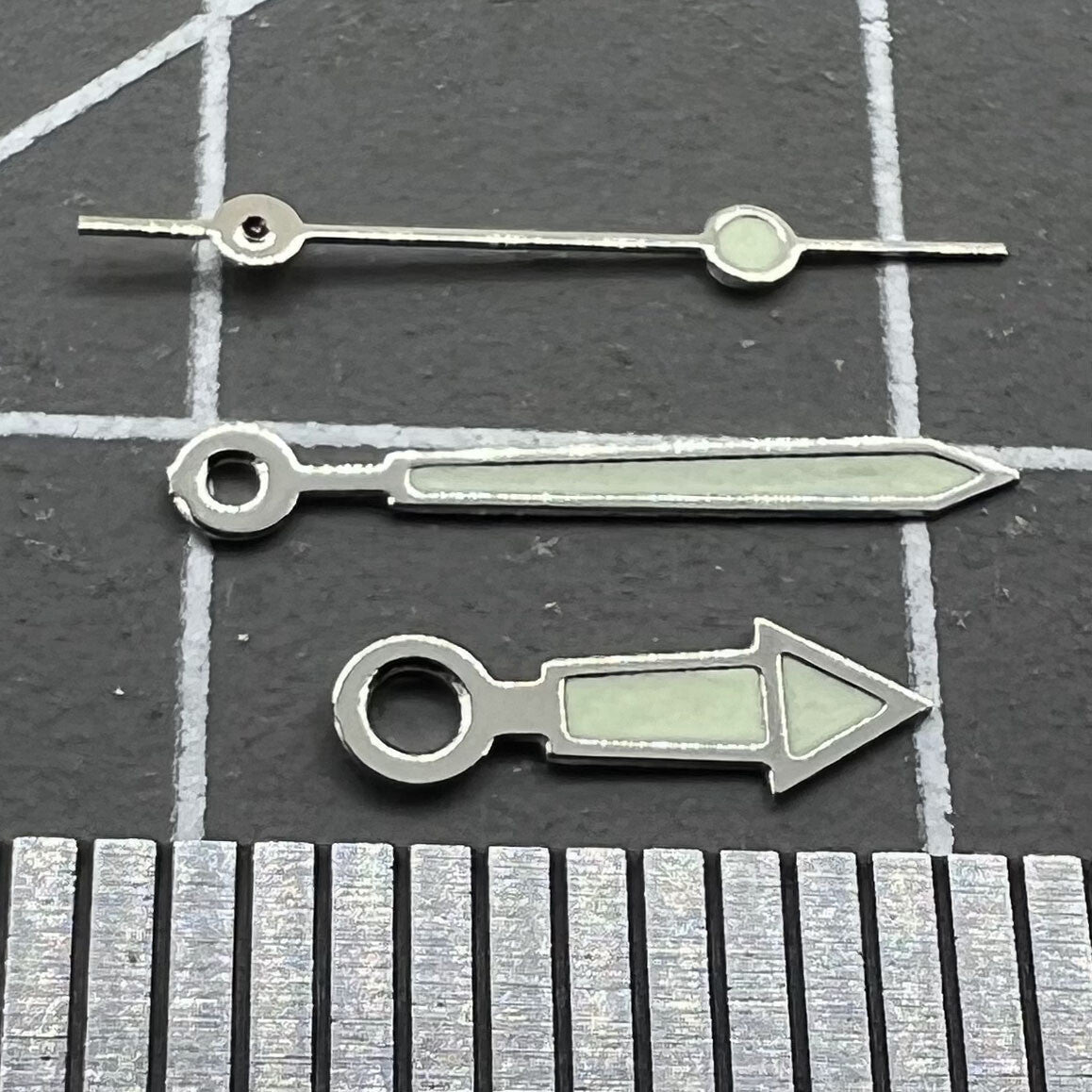 Jeu d'aiguilles lumineuses pour mouvement Miyota 2035 n° 3230