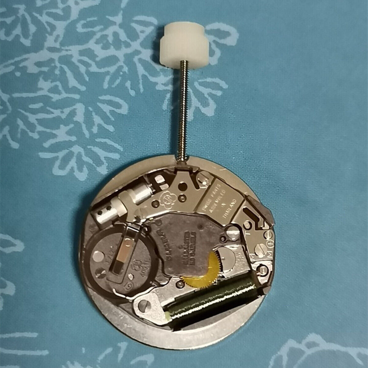 ETA400.111 Swiss Made quartz watch repair part with single calendar at 6, precise movement component.