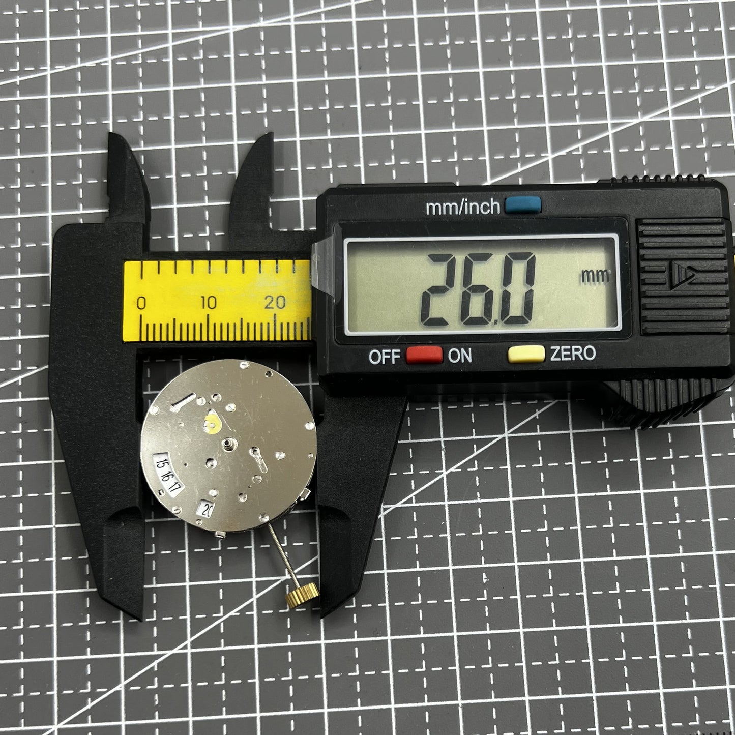 China 8205 Automatic Mechanical Movement Small Second At 3/9