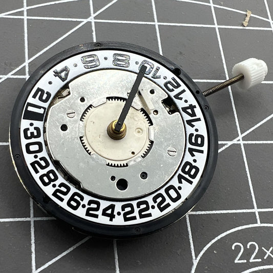 ISA 8176A quartz watch movement with white dial, original Swiss made for precise timing accuracy