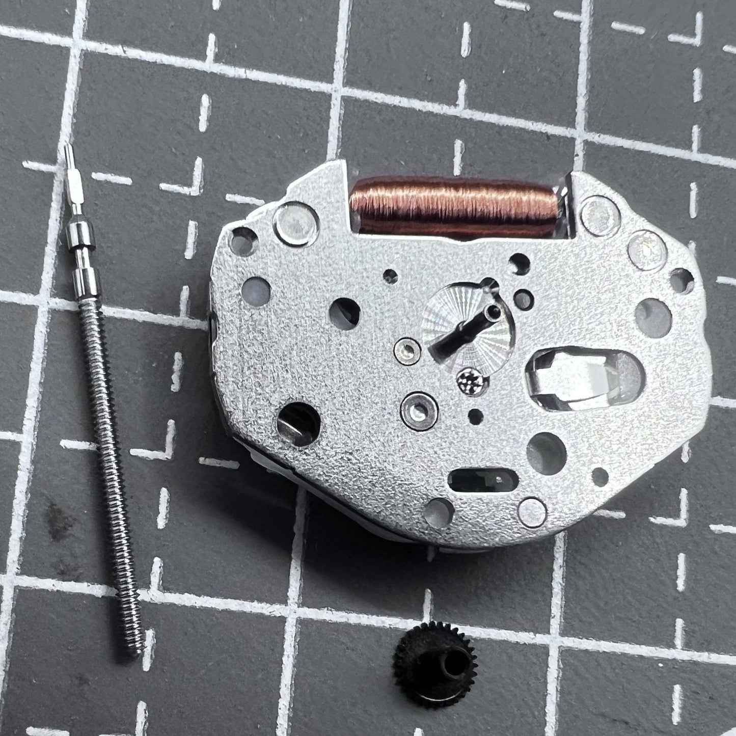 2 Stück Miyota 2039 Quarzuhrwerk H3 mit 3 Zeigern und hoher Ritzelwelle mit