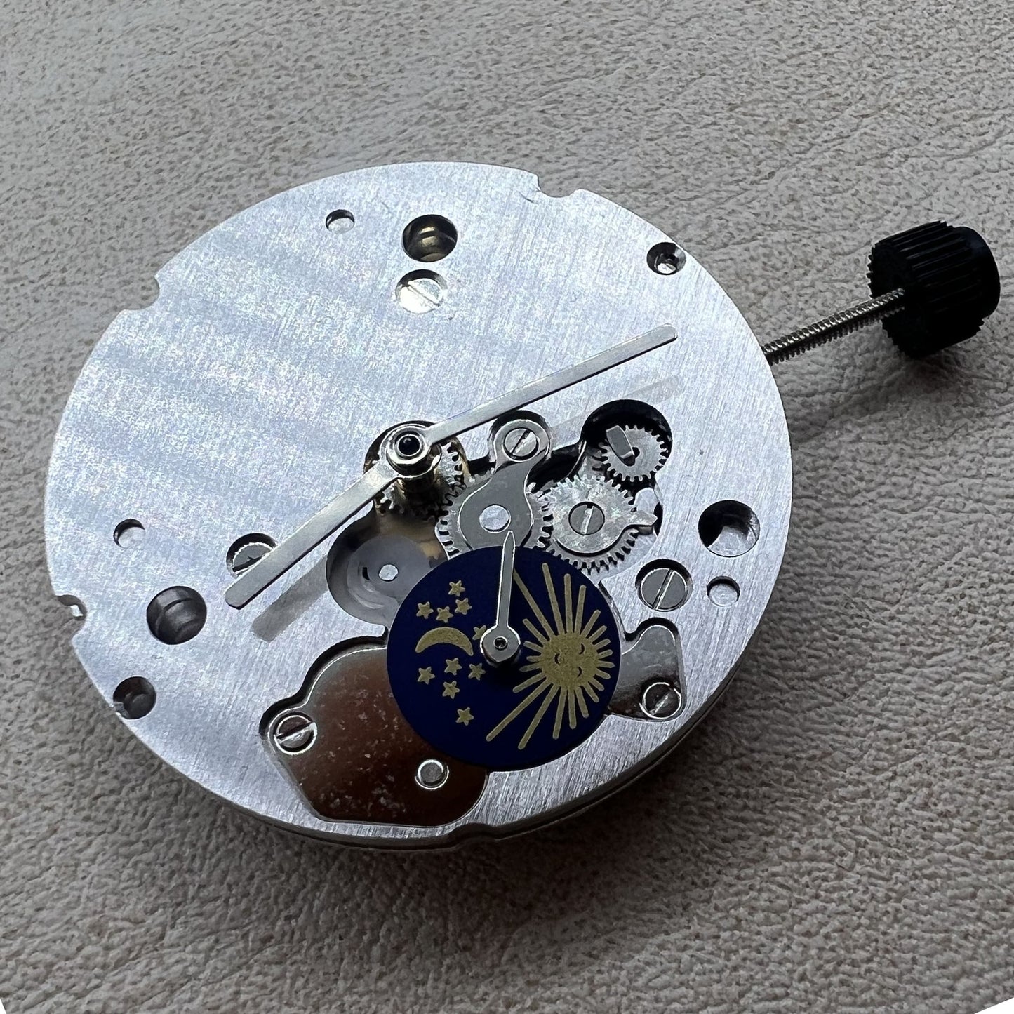 Modifiziertes Dandong 2824 Automatisches mechanisches Uhrwerk Mondphase bei 6