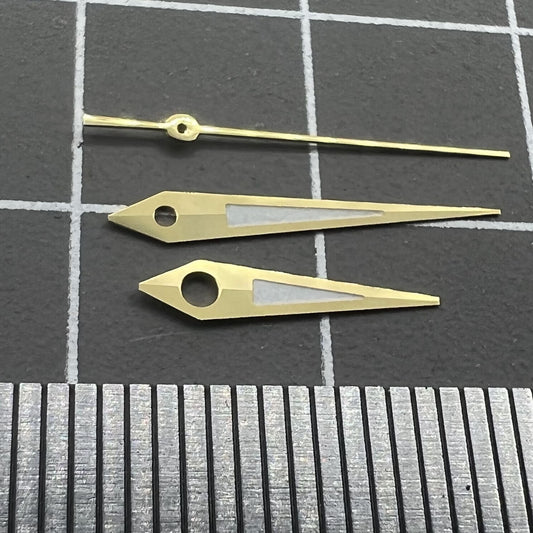 Arrow-shaped golden trim watch hands with lume, 14mm, designed for Miyota NH35/NH36/NH38 movements.
