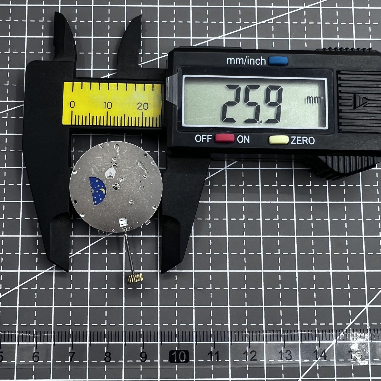 Replacement China Made 8205 Mechanical Movement 3 Hands Small Second At 6/9/12