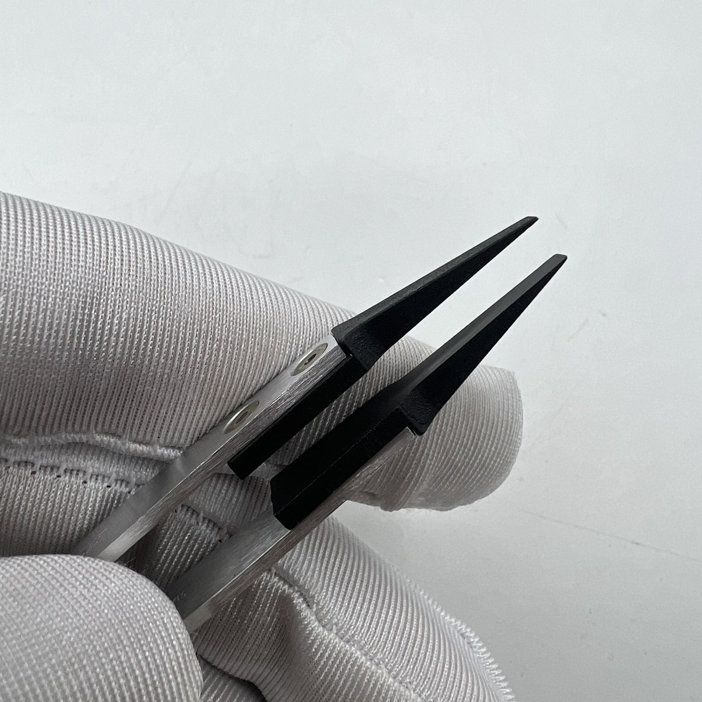 Pince à épiler Horotec MSA12.711 en fibre de carbone, pointe dure, large et plate, fabriquée en Suisse