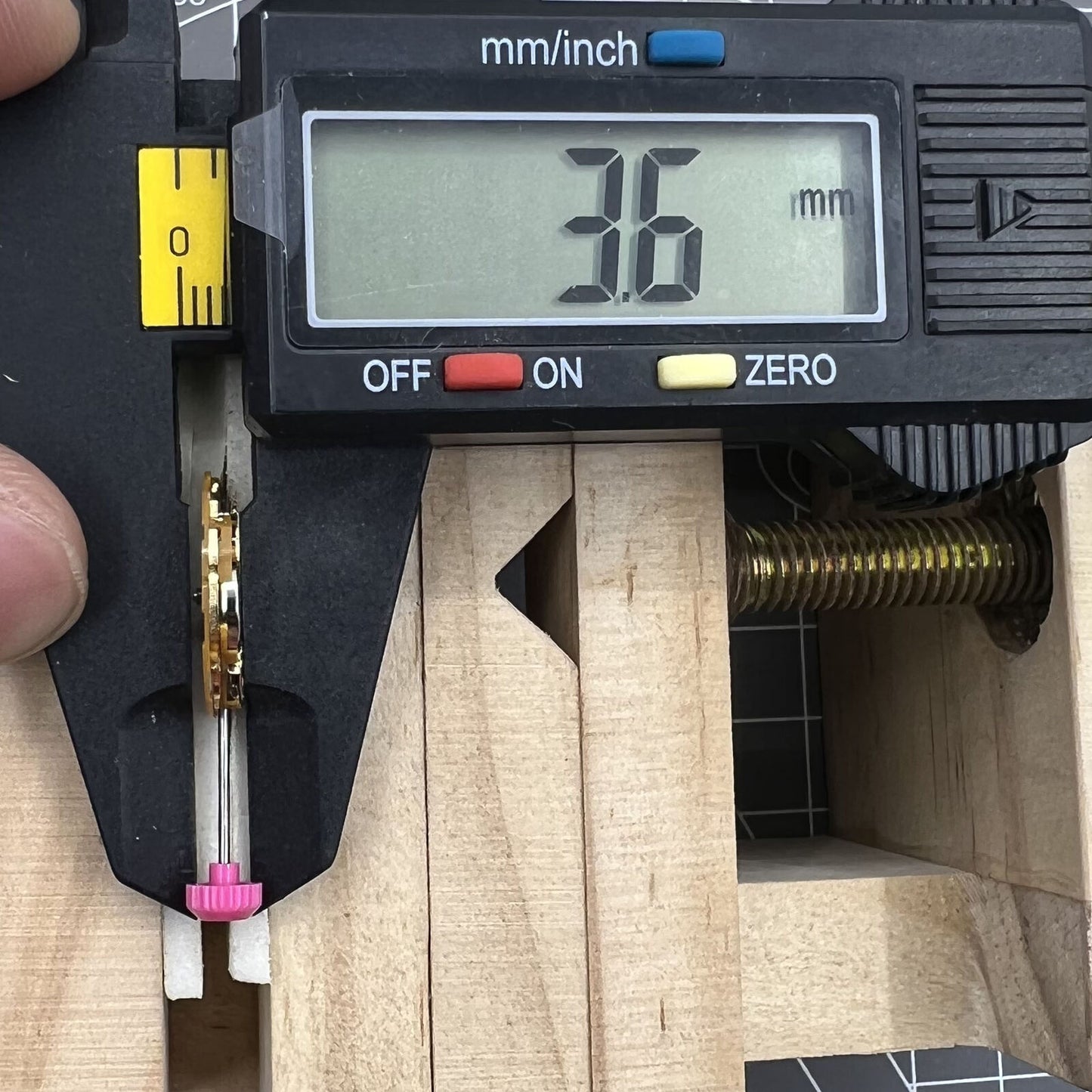 Miyota 9T13 quartz movement with date display at 6 o'clock, precision Japan-made watch accessory.