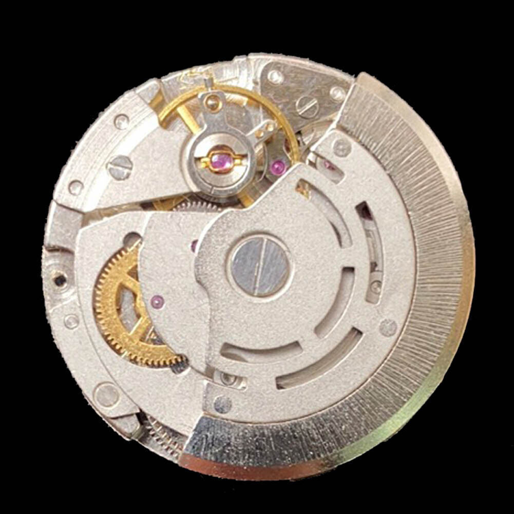 Silver DG2813 automatic watch featuring Mingzhu 2813 movement, golden wheels, and sleek three-hand display for elegant timekeeping.