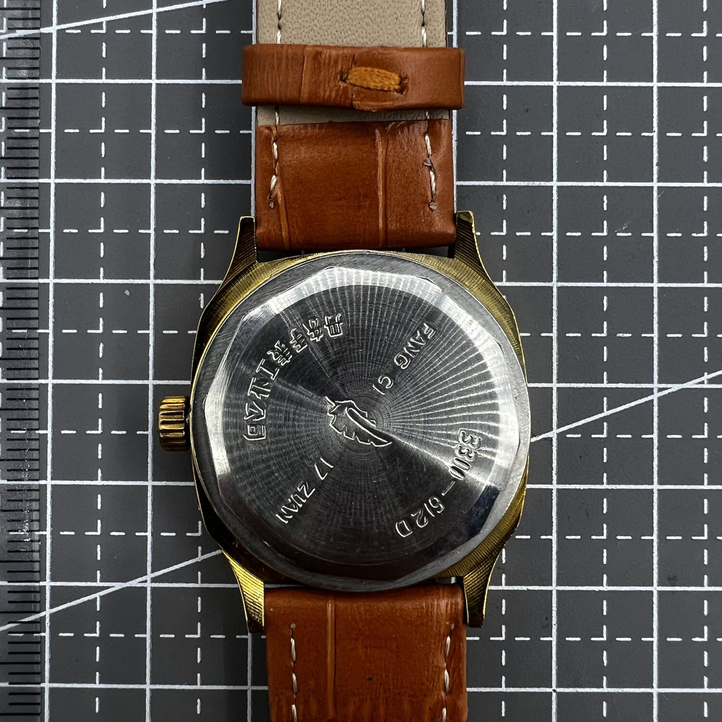 Dandong Manual Mechanical Watch 17 Jews Single Calendar Golden Dial