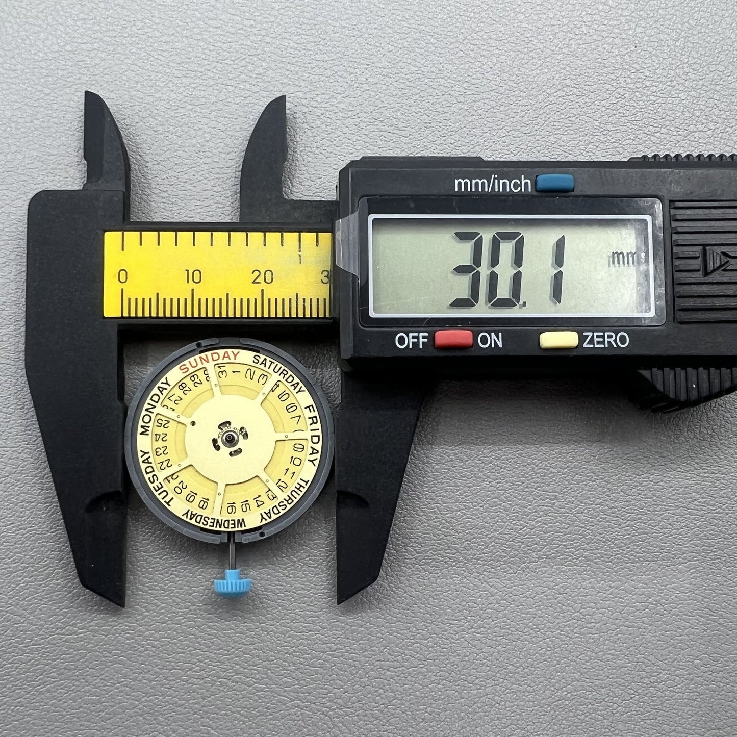Ultrathin Japan Miyota 6M55 Quartz Watch Movement Yellow Disk 3 Hands