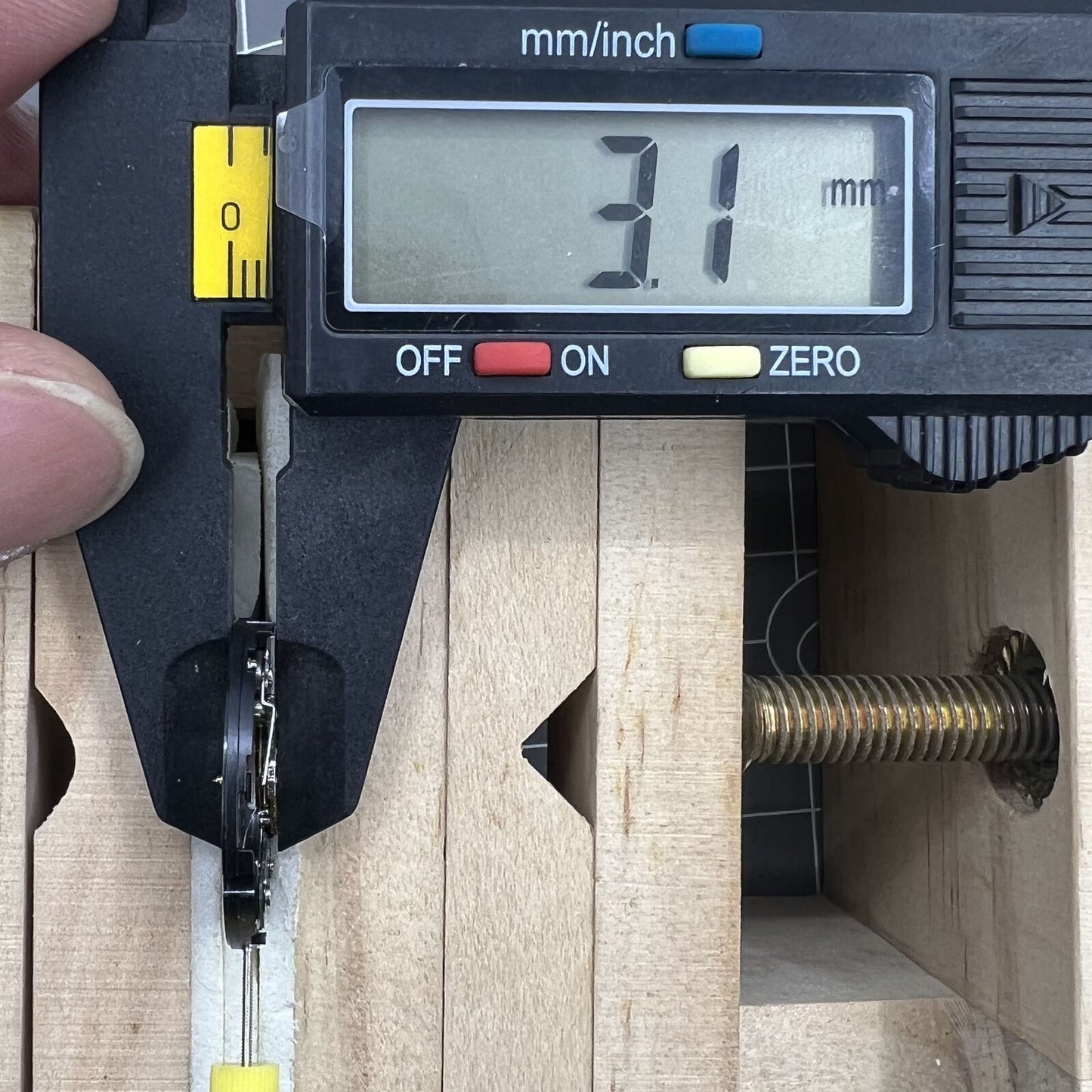 ISA 307 Quartz Watch Movement 3 Hands No Calendar