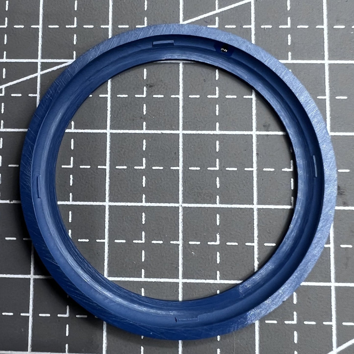 Dunkelblaue Keramik Lünette mit Dunkelroten Zahlen 41.5mm 32.5mm