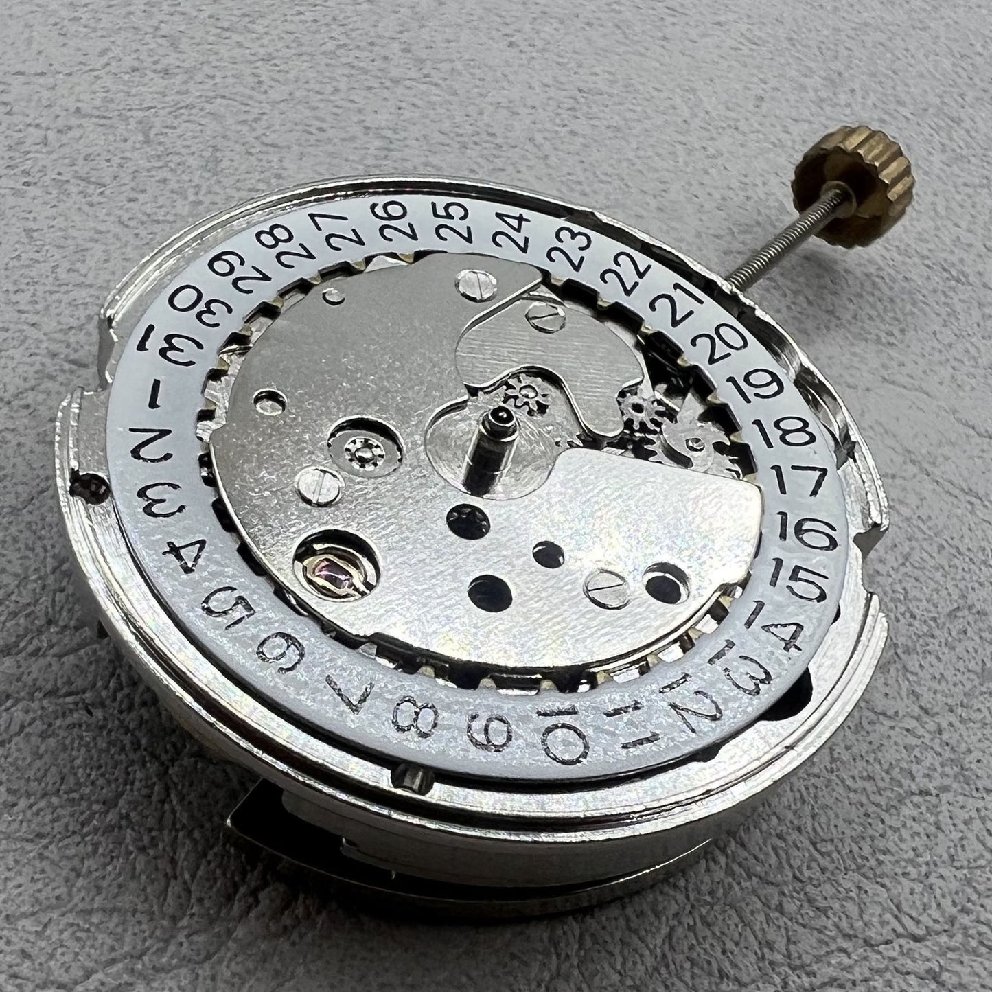 Dandong 7120 3 Zeiger Einzelkalender Automatisches mechanisches Uhrwerk