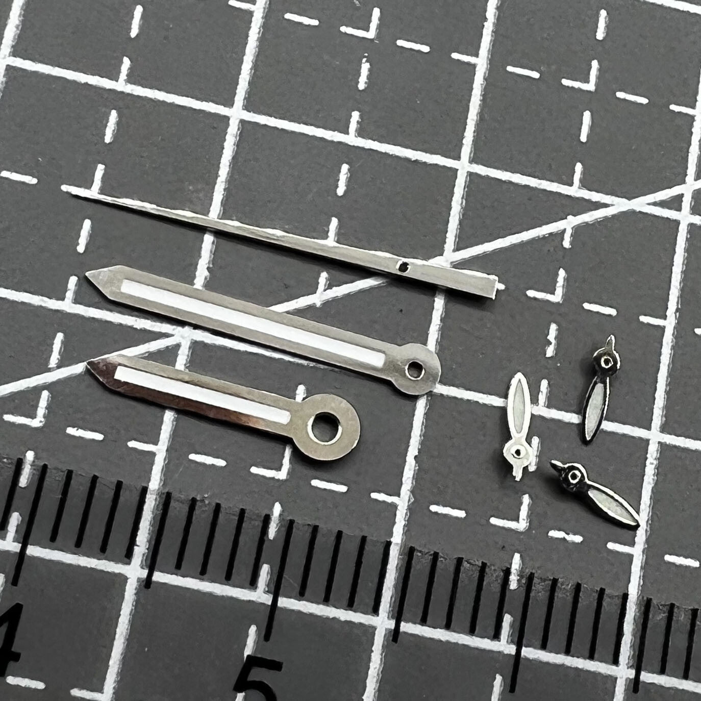 2 Sets/Pack Arrow Shape Silver Trim Green Luminous Hands for VD53 VD54 VD57