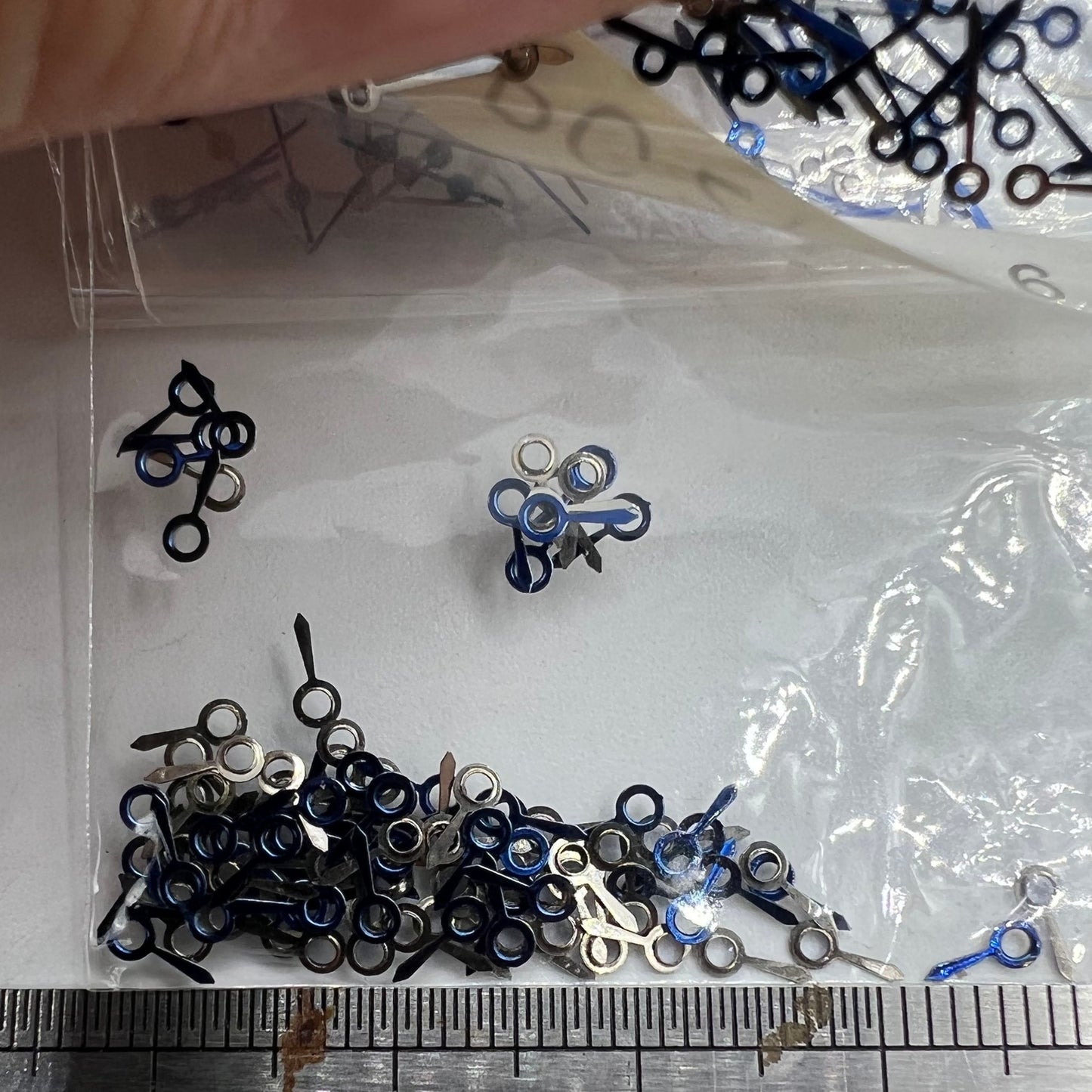 100 Sets 6 mm dunkelblaue Uhrzeiger für Hattori Epson PC21 Quarzwerk