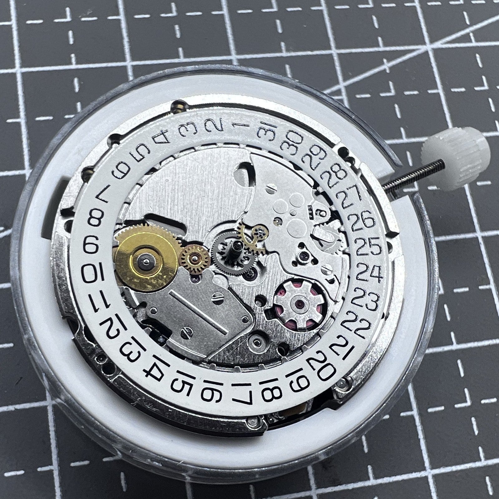 Swiss Silver ETA 205.111 kinetic watch movement for precise timekeeping in watch repair