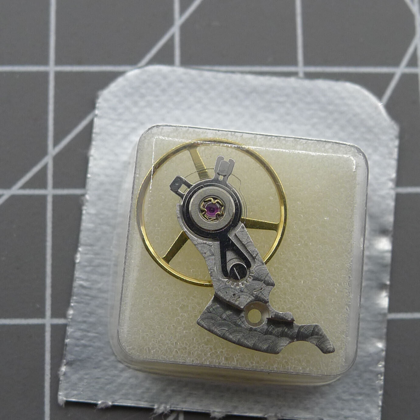 Balancier complet en argent sculpté avec attelle pour mouvement ETA 2824 2834 2836