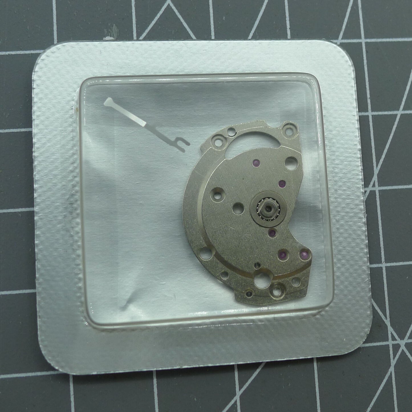 Silver upper bridge splint by Generic for Miyota 8200 8215 movements, ensuring precise watch repair.