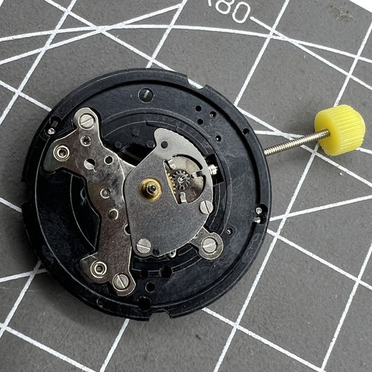 ISA 307 quartz watch movement with 3 hands, no calendar, ideal for precise timekeeping in watch accessories.