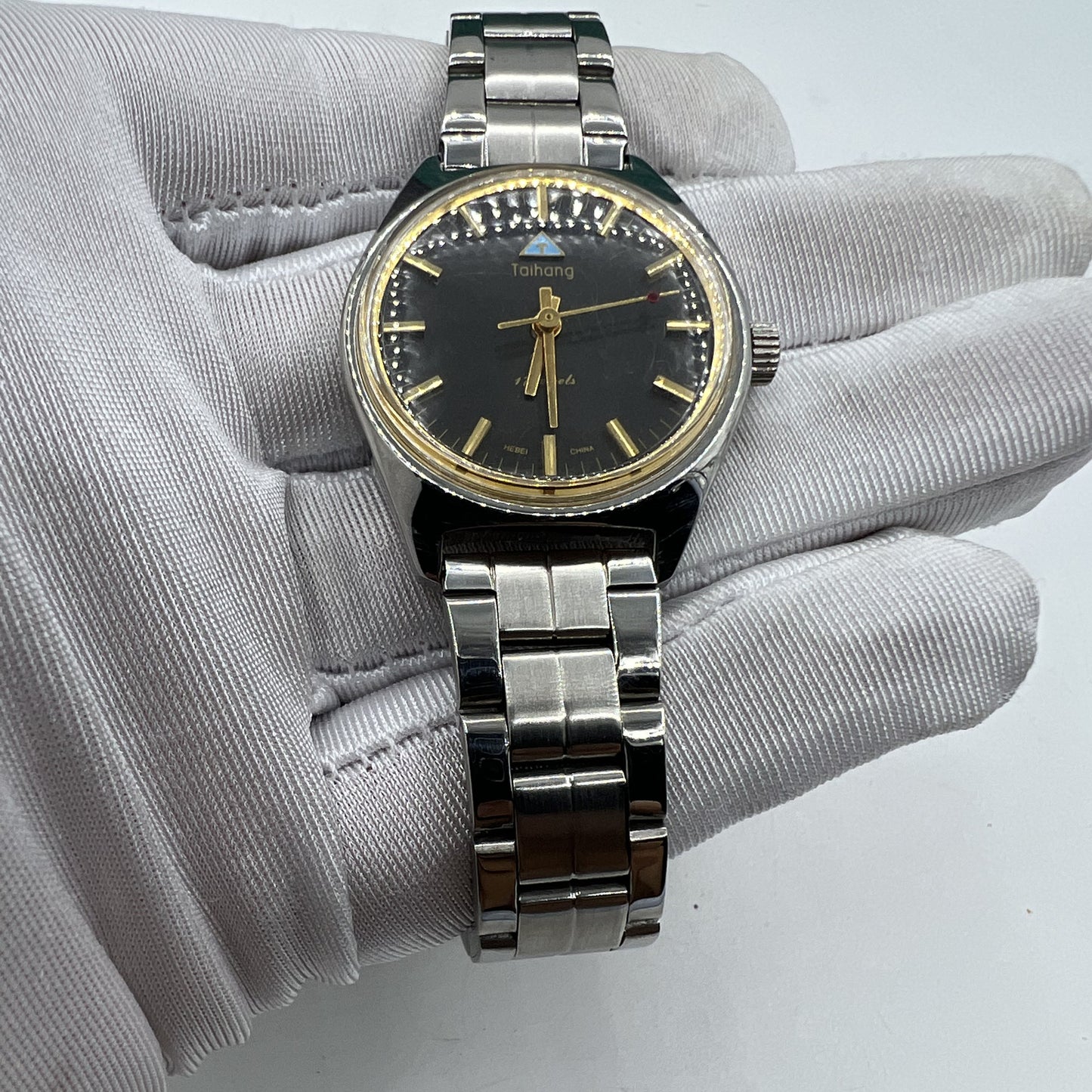 32mm Chinese Taihang Manual Mechanical Watch 17 Jews Black Dial Golden Nail