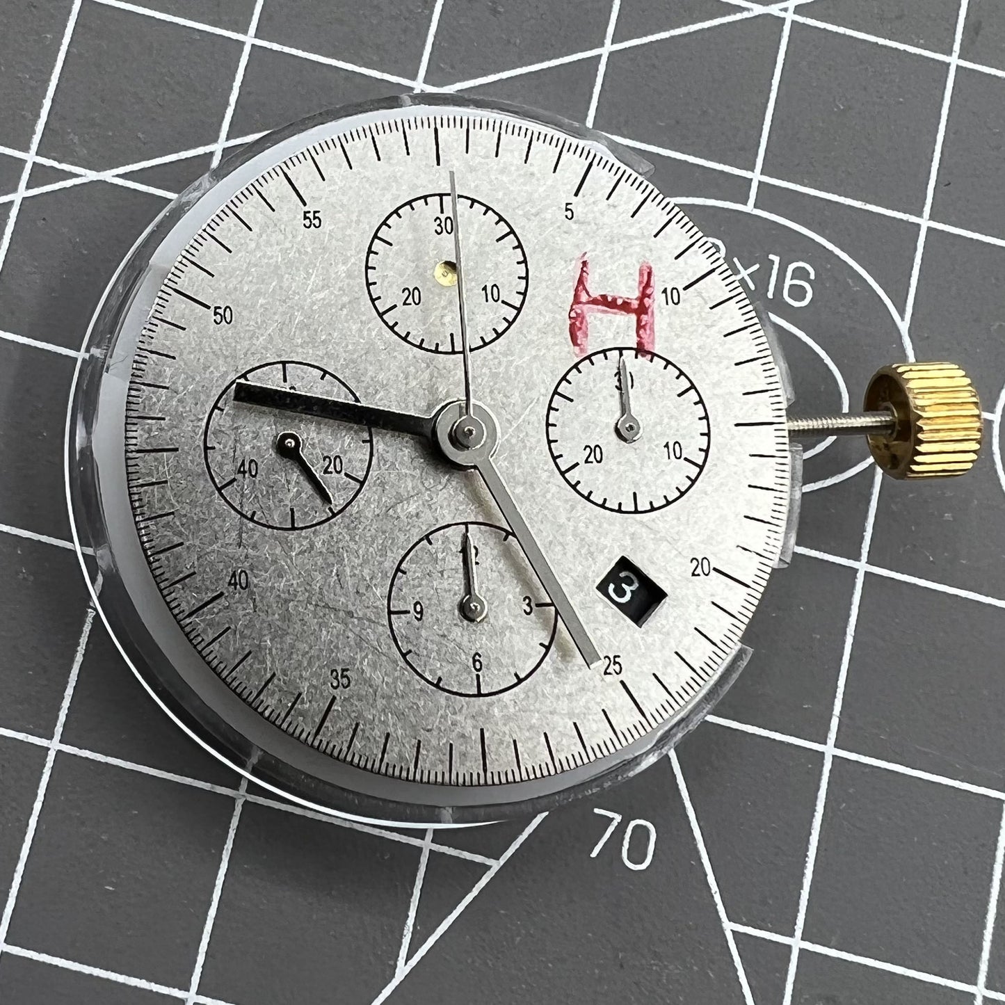 Black Dandong 7753 automatic watch with small second at 9 o'clock, elegant mechanical movement accessory