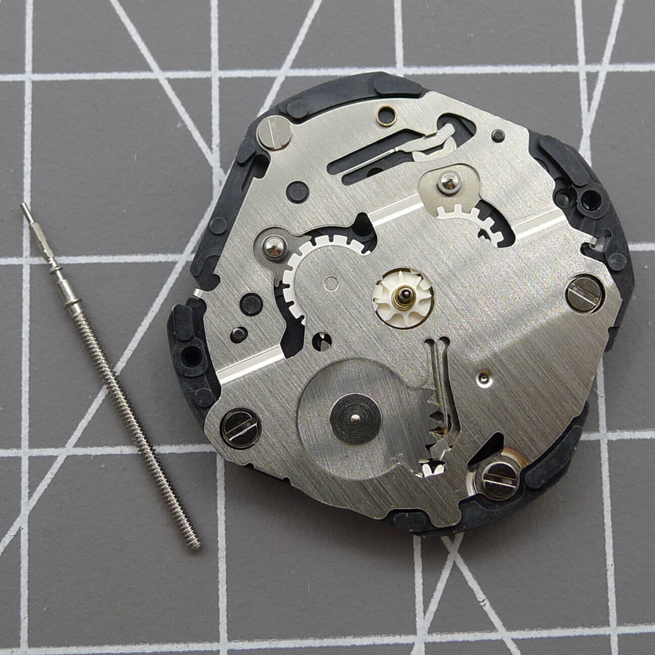 Hattori Epson VX3NE quartz watch movement, precision Japan-made component for accessories.