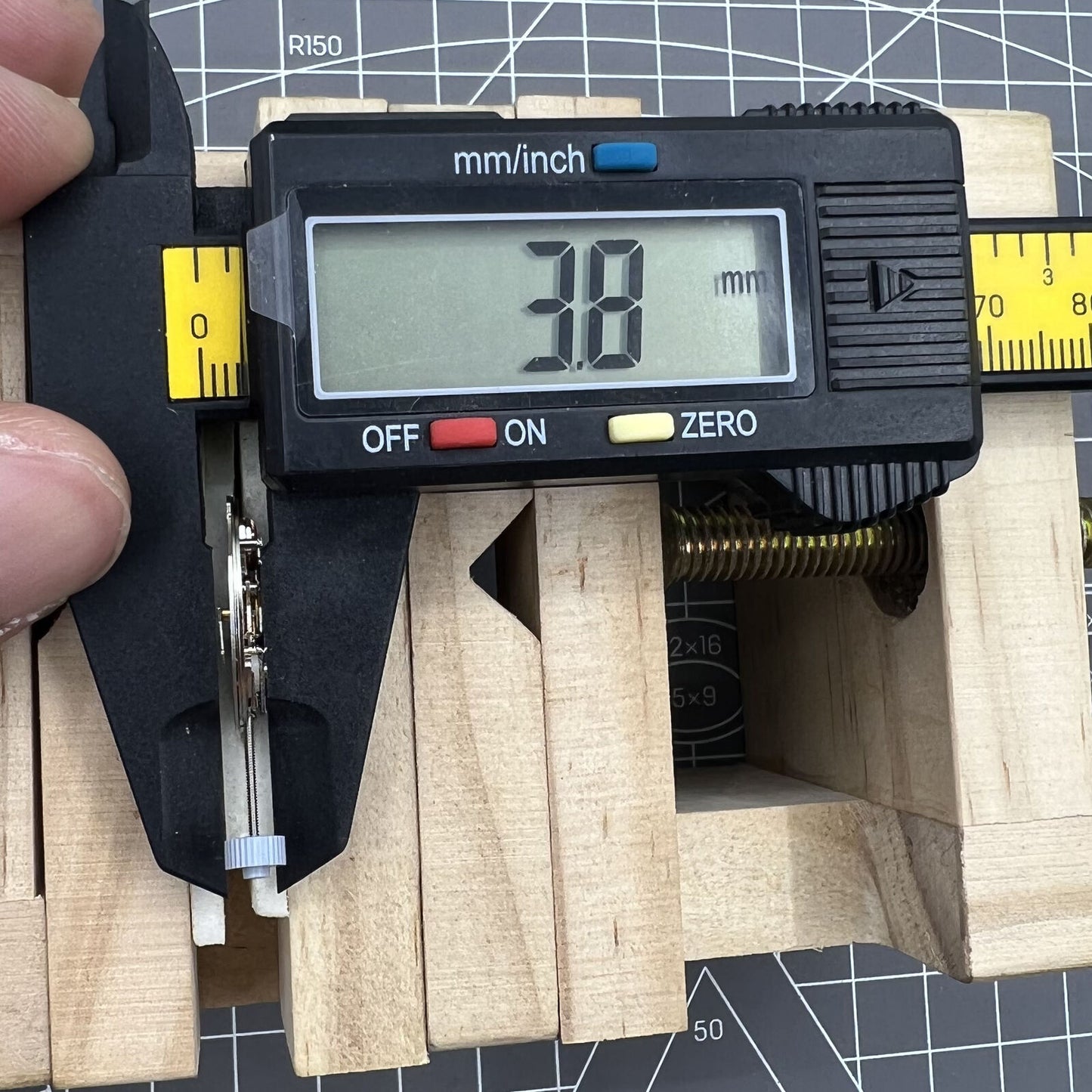 Swiss Ronda 783 quartz watch movement by Ronda, ensuring precise timekeeping for premium watch accessories.