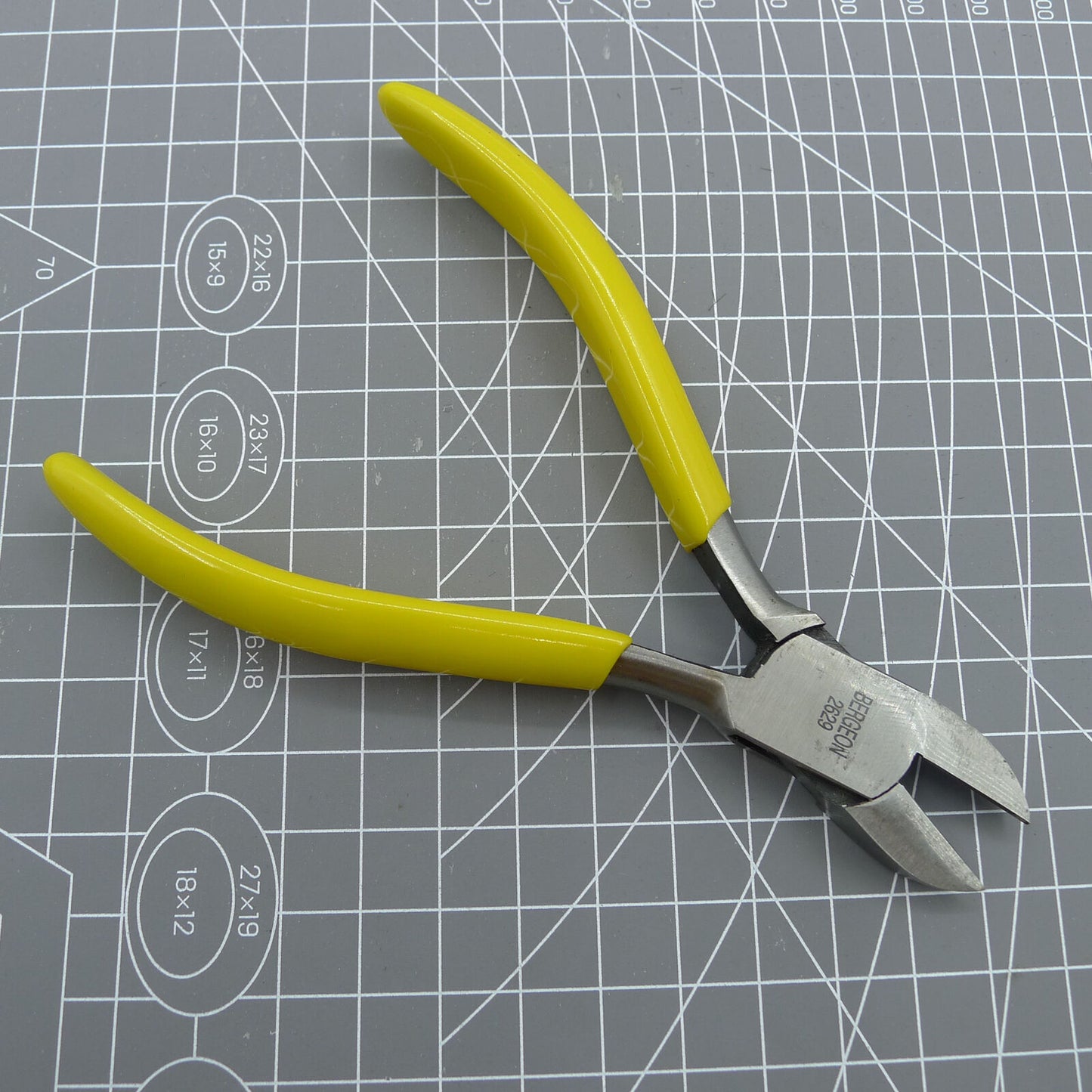 Pince coupante latérale à bout arrondi Bergeon 2629, fabriquée en Suisse, 130 mm